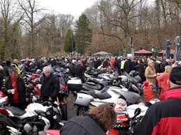 Das sind die besten wanderwege und touren zum wanderziel haus scheppen. Weihnachten Am Haus Scheppen Treffpunkte Und Meetings Monstercafe Das Ducati Monster Forum