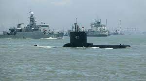 Hilangnya kapal selam kri nanggala 402 dengan 53 awak di perairan selat bali sejak hari rabu (21/4) mengingatkan akan kecelakaan kapal selam di masa lalu. Eqcytwvikuc9ym