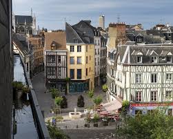 Située sur les rives de la seine, rouen est l'endroit idéal pour explorer la. Week End A Rouen De La Route Des Fruits A La Ville Aux Cent Clochers Blog