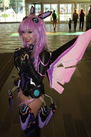 File:Otakuthon 2014- Purple Heart (Hyperdimension Neptunia)  (15034217371).jpg - Wikimedia Commons