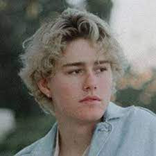 Ryland storms is a part of the collaborative tiktok group, the hype house, alongside chase hudson, nick austin, charli d'amelio and other famous creators. Ryland Storms Bio Family Trivia Famous Birthdays