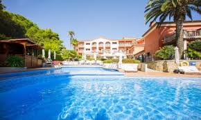 All come with satellite tv, pillow menu and tous amenities. Salles Hotel Spa Cala Del Pi Castell Platja D Aro Spain Book5star Com