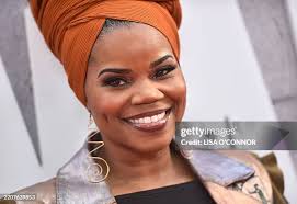 3,419 Lisa Kelly Photos & High Res Pictures