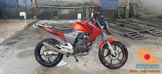 Walapun terkesan minimalis, namun ini memudahkan dalam melakukan modifikasi sesuai keinginan anda. Modifikasi Street Fighter Honda New Megapro Pakai Headlamp Cb150r Brosis Setia1heri Com