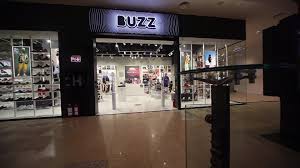 There are plenty restaurants where you can eat the second largest shopping center in iasi, situated near a students campus it offers a smaller variety of shops comparing to palas but you get different. Iulius Mall Iasi Buzz Iulius Mall IaÈ™i Facebook