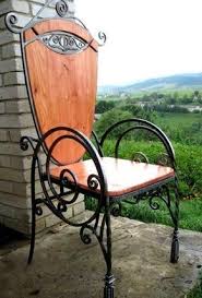 Iskender Adli Kullanicinin Sandalye Panosundaki Pin Fiskos Masalari Dekor Ve Metal Sanati