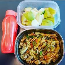 Jadi disini kami kongsikan idea bekal anak ke sekolah yang telah dikongsikan oleh puan sue aleen di laman facebooknya. Usia 41 Anak 4 Badan Maintain Langsing Rahsianya Bawa Bekal Sihat Ke Pejabat Setiap Hari Vanilla Kismis