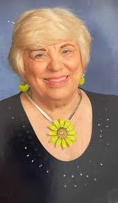 Patsy Dowling's Instagram, Twitter & Facebook