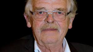 Nekrolog:Han var en sjælden digter og ophavsmand til nogle af dansk  litteraturs mest vidunderlige titler