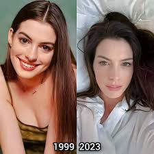 Do you notice her difference? #annehathaway #hathaway