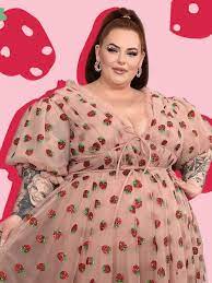 Yoqisa.live is your one stop online shop for plus size occult,fashion products. Tess Holliday S Strawberry Dress Highlights Fashion S Problem With Fat People Allure