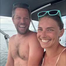 Looking for full time job leads?