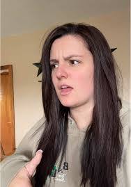 Elle Bandy's Instagram, Twitter & Facebook