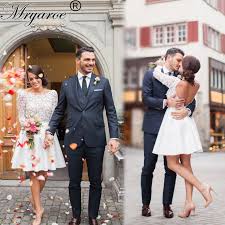 Les robes de soirée en dentelle sont une tendance constante sur les tapis et les pistes rouges. Mryarce Robe De Mariee Courte Robe Avec Dentelle Manches Longues Dos Nu Longueur Aux Genoux Aliexpress