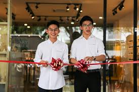 Sri petaling has come a long way from its humble beginnings of being a rubber plantation until it was first developed in 1981 to become an almost modern from sri petaling, it takes less than half an hour to arrive at putrajaya, cyberjaya, the kuala lumpur international airport (klia) or sepang. Pott Glasses Sri Petaling Grand Opening Pott Glasses