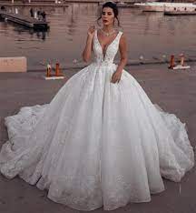 Princess White Wedding Dresses Ball Gown V Neck Sleeveless Lace Applique Elegant Luxury Wedding Gown Lace Princess Wedding Dresses Ball Gown Wedding Dress V Neck Wedding Dress