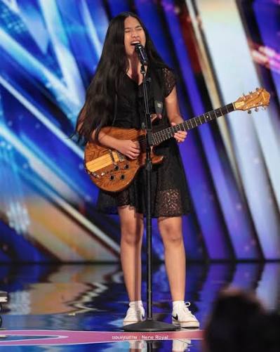 🎸✨ เด็กไทยวัย 16 ปี สร้างปรากฏการณ์! NENE ROYAL ระเบิดเวที America's Got  Talent โชว์พลังเสียงร็อก คว้า 4 YES ผ่านเข้ารอบแบบสุดปัง! 🔥  นาทีนี้ต้องยกให้เธอคนนี้เลย! 💫 เนเน่  เด็กสาวไทยที่สามารถสร้างโมเมนต์สุดประทับใจบนเวที America's Got Talent  ด้วยโชว์ ...