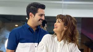 Karanveer mehra is a popular actor. Pebbo5ofwrgmvm