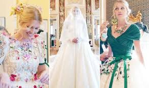 Lady kitty spencer tied the knot with her longtime love michael lewis, and looked radiant in a custom dolce & gabbana bridal gown that was reminiscent of kate middleton's wedding dress. Hrbgahkjovjpwm
