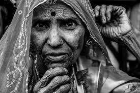 Black And White Old Woman Portrait Photography Fabiola Velasquez Black And White Beauty Black And White Portraits Portrait Black And White