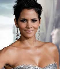 Black Female Actress With Short Hair 25 New Female Short Haircuts Kort Recht Kapsel Krullend Pixie Korte Golvende Kapsels