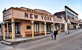 Sovereign hill ist ein openair museum, welches die stadt ballarat im 19. 15 Reasons To Rush Your Kids To Sovereign Hill Boyeatsworld