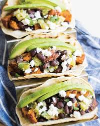 40 Easy Vegetarian Dinner Ideas You Can Make In 30 Minutes Or Less Easy Vegetarian Dinner Vegetarian Dinners Black Bean Tacos