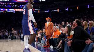 LeBron James has heated exchange with Knicks fan as MSG crowd reminds him: 'We don't want you!' — Yahoo Sports