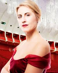 Jacquelyn Wagner (@jwagnersoprano)