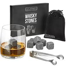 Order today with free shipping. Gourmeo 9 Whisky Steine Im Set Aus Naturlichem Speckstein Mit Einer Edelstahl Zange Eiswurfel Wiederverwendbar Chefupdate De