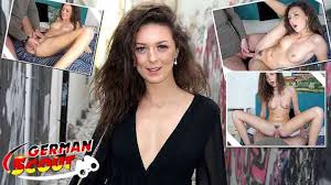 細身な剛毛マンコお姉さんが正常位と騎乗位でパコパコハメ