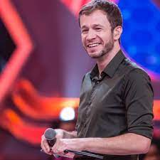 He has won several awards for his work including best of broadcast television presenter by the são paulo association of art critics in 2010, 2011, 2012 and. Tiago Leifert Home Facebook