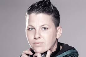 Kerstin ott ist noch ein ganz neuer stern am schlagerhimmel, hatte mit wie die bild am sonntag berichtete, brachte ihre frau aus einer früheren beziehung zwei kinder mit in die beziehung. Enthullt Kerstin Ott Vermogen Krasser Erfolg Nach Obdachlosigkeit