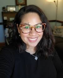 Gretchen Petrie's Instagram, Twitter & Facebook