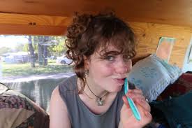 Hi friends, my name is Charli, I will soon be crossing the big ol pond into  Glasgow from Melbourne Aus & would love a home ! Looking for a sublet from  early