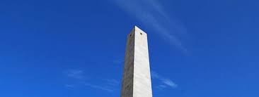 The bunker hill monument is a monument erected at the site of the battle of bunker hill in boston, massachusetts, which was among the first major battles between british and patriot forces in the american revolutionary war. Bunker Hill Monument Ausflugsziele Charlestown
