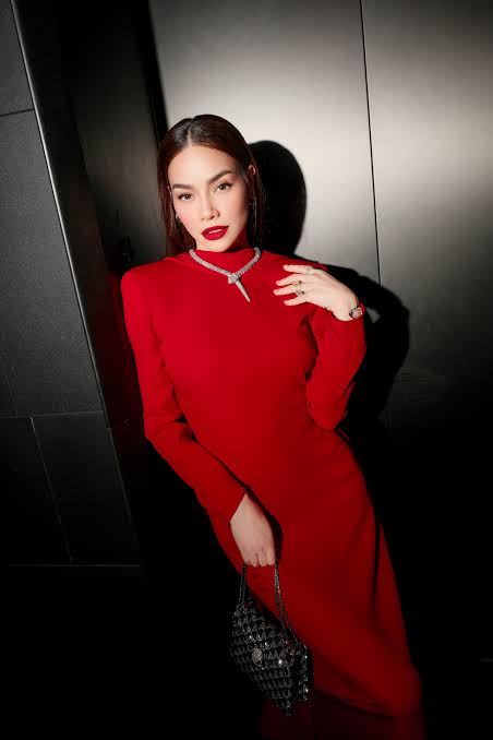 Gallery - Cô bé xinh xắn có cha mẹ đều làm ngân hàng ngày nào, giờ là đại mỹ nhân TOP đầu showbiz Việt, sống trong bạch dinh 30 tỷ - image 1