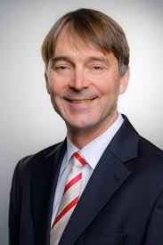 I teach physical education and philosophy at the gesamtschule emschertal in duisburg, germany. Jurgen Kretschmann Wikipedia