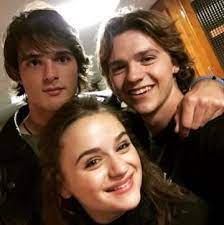 The first film was released on may 11, 2018 by netflix. 54 Photos And Videos Of The Kissing Booth Cast Being Friends Irl Kissing Booth Joey King Celebrities
