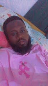 Girl i dey ur game oooooh Everydy u pray for me Make i become somebody God  don make somebody Na u go chop my MONEY