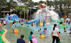 Ada beberapa wahana menarik yang di tawarkan disni, misalnya. 10 Gambar Harga Tiket Dan Rute Lokasi Jembar Waterpark Majalengka Wisata Air Dengan Konsep Purbakala