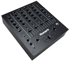 Dj, choisissez la table de mixage qui accompagnera vos table de mixage yamaha ou table de mixage zoom sur cultura. Table De Mixage Numark M6usb