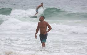 Watch samantha schmütz movies and shows for free on zoechip. Jesse Williams Curte Praia Carioca O Fuxico
