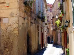 Tropea is a well known seaside resort on the monte poro promontory. Sprachreise Toropea Sprachschule Erwachsene Dialog