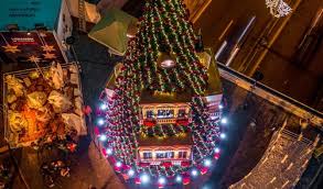 En décembre, des marchés de noël s'installent dans plusieurs villes du monde. De L Importance Du Marche De Noel De Beyrouth Initiative De Lebanon Of Tomorrow Arabnews Fr