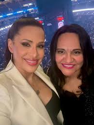 Bella Favela (@iambellafavela) • Threads, Say more