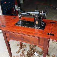 Dating a vintage sewing table can be quite easy or significantly more difficult, depending upon the sewing machine and style. Best 1950 Singer Sewing Machine With Original Cabinet For Sale In Lee S Summit Missouri For 2021