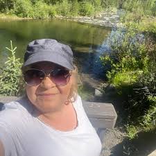 He left abruptly with this warning 😳😳