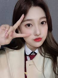 𝗽𝗶𝗻𝘁𝗲𝗿𝗲𝘀𝘁 𝘁𝗮𝗲𝗹𝘃𝗿𝘀 In 2020 Odd Eyes Olivia Hye These Girls