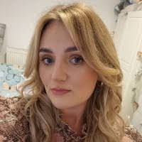 Laura Trimboli's Instagram, Twitter & Facebook